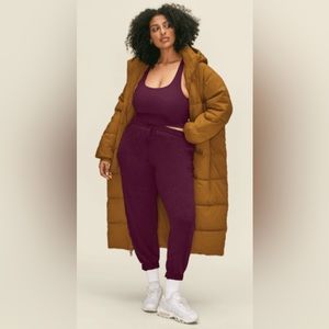 Girlfriend Collective Long Recycled Puffer in Saddle size Small